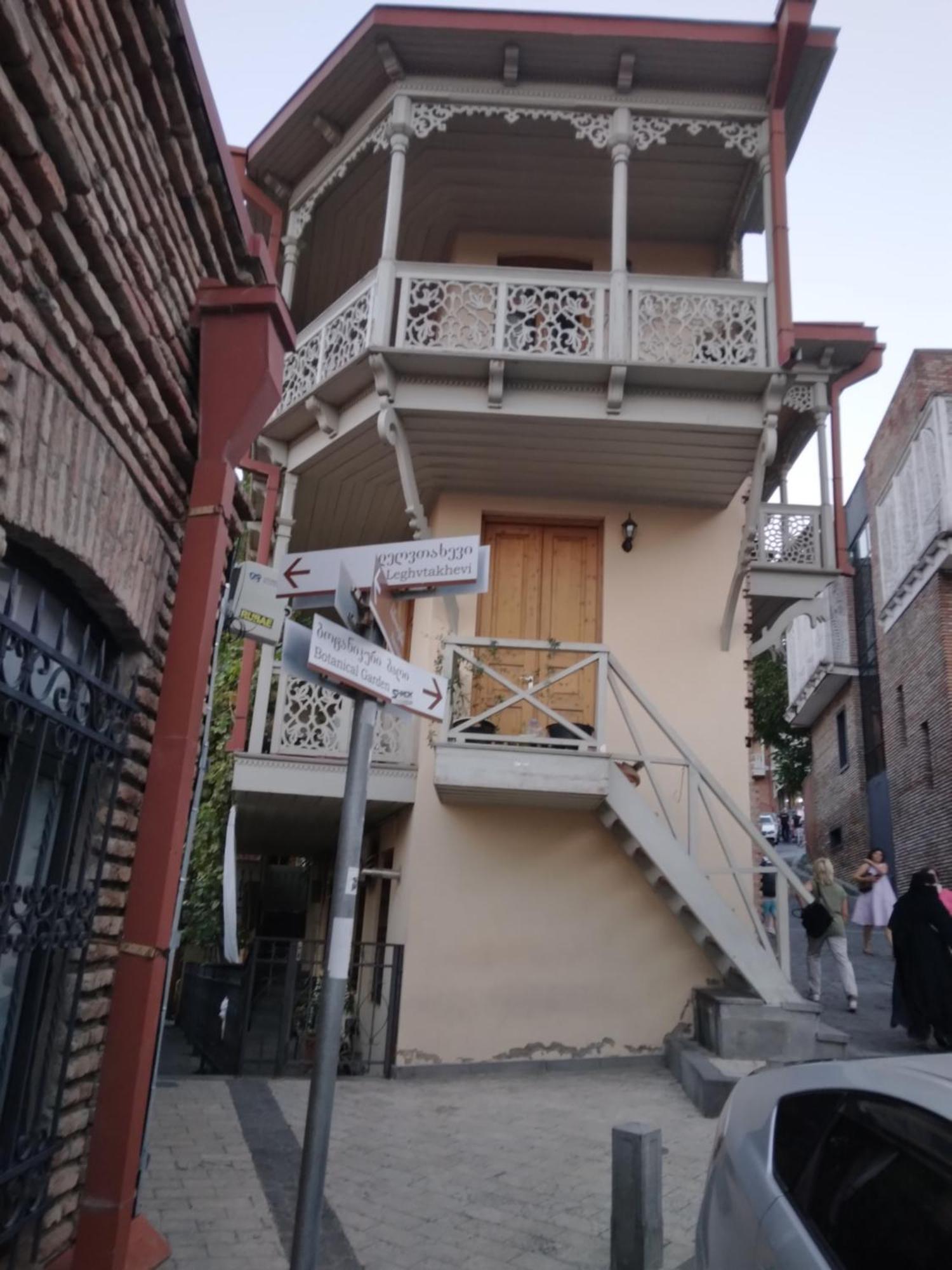 Vazi Lägenhet Tbilisi Exteriör bild